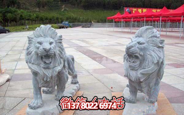 大型石雕獅子雕塑，給景區(qū)帶來濃厚的歷史氛圍