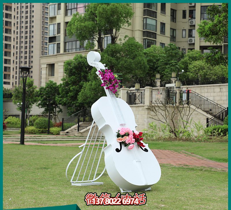 玻璃鋼雕塑，打造創意白色大提琴，點綴公園景區