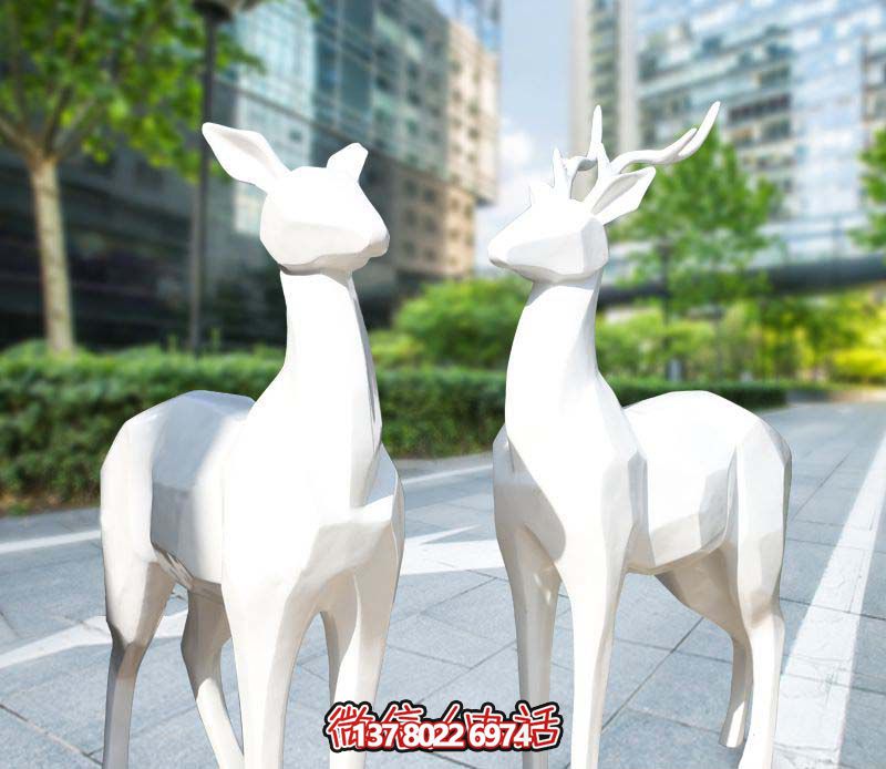 玻璃鋼梅花鹿雕塑，為你的廣場(chǎng)增添經(jīng)典藝術(shù)氣息