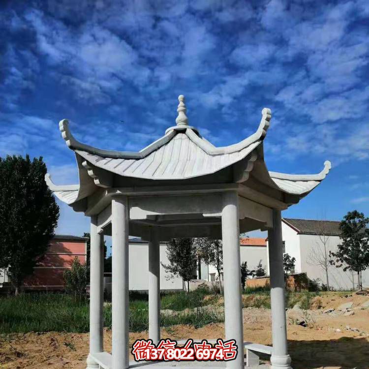 仿古休閑涼亭，天然青石擺放于戶外村莊