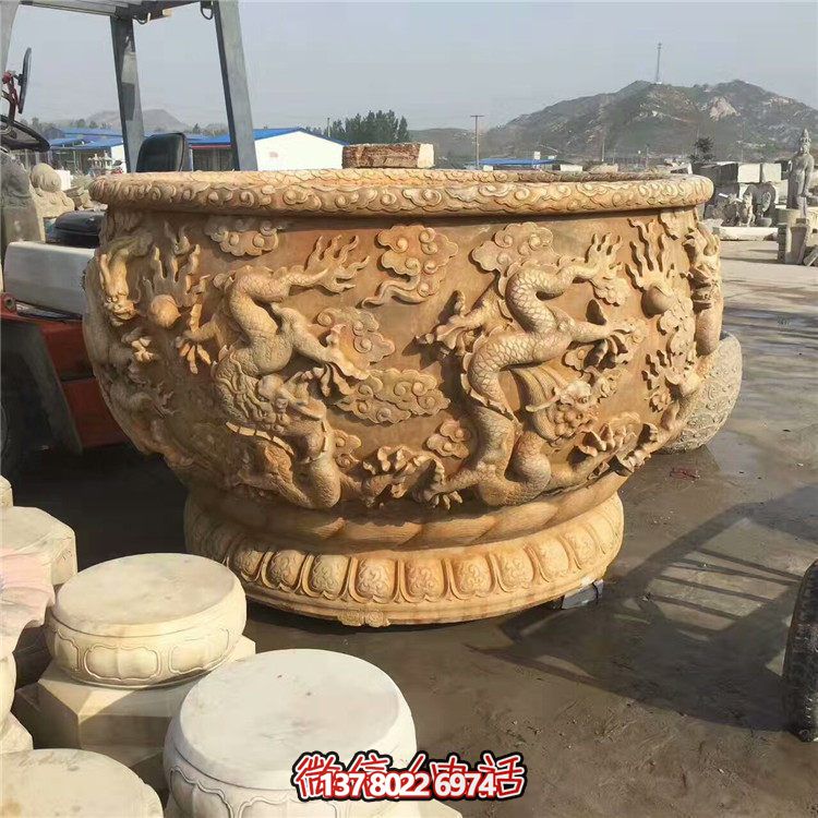 傳統水缸，絢麗多彩的雙龍戲紋