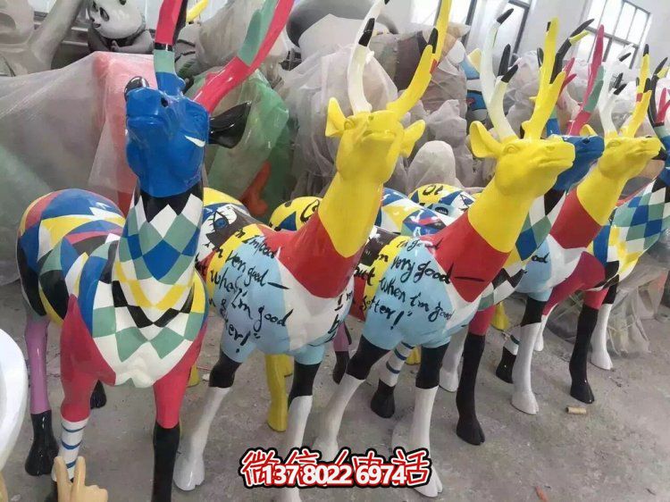 彩繪玻璃鋼鹿雕塑，商場、兒童樂園風格擺件